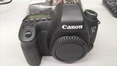 一眼レフカメラボディ|CANON
