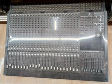 ミキサー|BEHRINGER