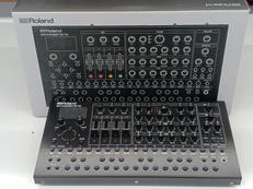 シンセサイザー|ROLAND