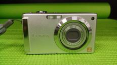 デジタルカメラ|PANASONIC