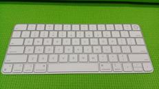 MAGIC　KEYBOARD|APPLE