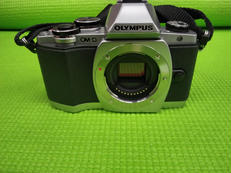 ジャンク品　OLYMPUS OM-D ミラーレス一眼カメラ OM｜OM-D｜製品・オンラインストア| OM SYSTEM公式サイト｜OM