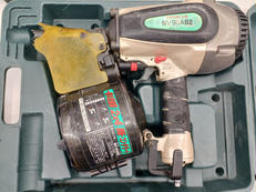 ロール釘打機|HITACHI