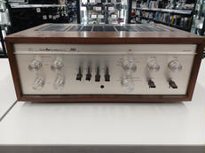 プリメインアンプ|LUXMAN