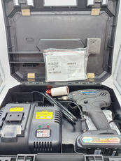 充電式インパクトレンチ|EARTH MAN