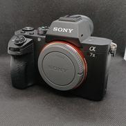 ミラーレス一眼ボディ|SONY