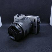 ミラーレス一眼|CANON