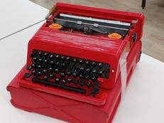 タイプライター|OLIVETTY VALENTINE