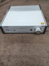 プリメインアンプ|TEAC
