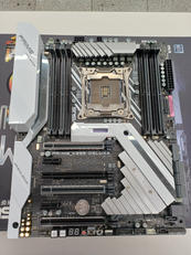 マザーボード|ASUS