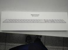 MAGIC KEYBOARD WITH TOUCH ID|APPLE