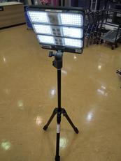 LEDハイブリッド投光機|新ダイワ