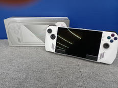 7型フルHD液晶を備えた約608gのポータブルゲーム機|ROG ALLY