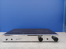 プリメインアンプ|AURA