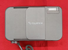 コンパクトフィルムカメラ|FUJIFILM