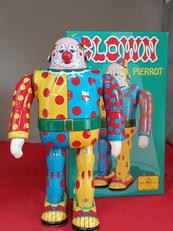 ピエロ|メタルハウス