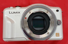 ミラーレス一眼+交換レンズ|PANASONIC