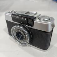 ハーフサイズカメラ|OLYMPUS