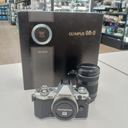 ミラーレス一眼レンズキット|OLYMPUS