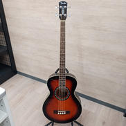 エレアコベース|FENDER