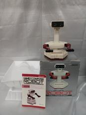 ファミリーコンピューター ロボット|NINTENDO / 任天堂