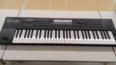 シンセサイザー|ROLAND