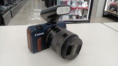 ミラーレス一眼|CANON