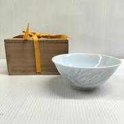 青白磁　象嵌　茶碗|室町勝廣
