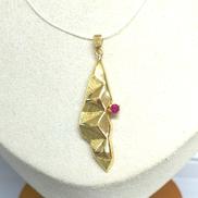 K18ペンダントトップ|宝石付きペンダントトップ