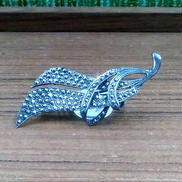 マルカジットブローチ|-