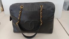 キャラビアスキンチェーンショルダーバック|CHANEL