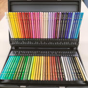 ユニカラー　色鉛筆|三菱鉛筆