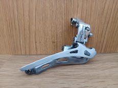 フロントディレイラー|CAMPAGNOLO