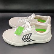 スニーカー|CARIUMA