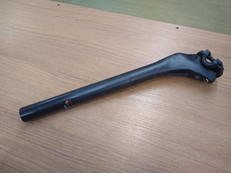 カーボンシートポスト|ONE BY ESU