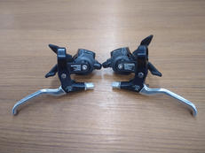 シフター左右|SHIMANO