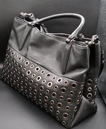 ザ グロメットソフトボローペブルドレザー|COACH