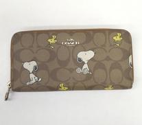 長財布 スヌーピー|COACH