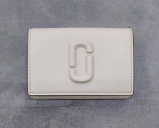 三つ折り財布　ザレザーカバード|MARC JACOBS