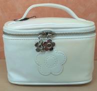 オーロラサフィアーノデイジー リトルバニティ|マリークワント