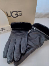 レザー手袋　黒　UGG　アグ|UGG