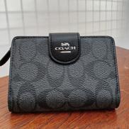 コーチ　コンパクト　収納多数　二つ折り財布|COACH