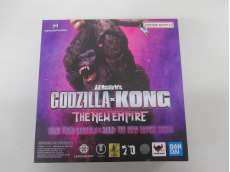 S.H.MONSTERARTS|BANDAI