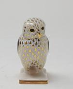陶器フィギュリン ※付属メダル欠品|HEREND