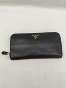 ラウンドジップ財布|PRADA