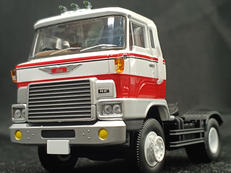 トミカ 日野HE366 トラクタヘッド|TOMYTEC