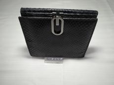 ヘビ柄二つ折り財布|GUCCI