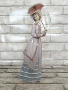 傘を持った女性|LLADRO