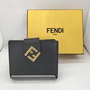 二つ折り財布|FENDI