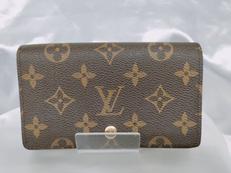 ポルトフォイユトレゾール　モノグラム二つ折り財布|LOUISVUITTON